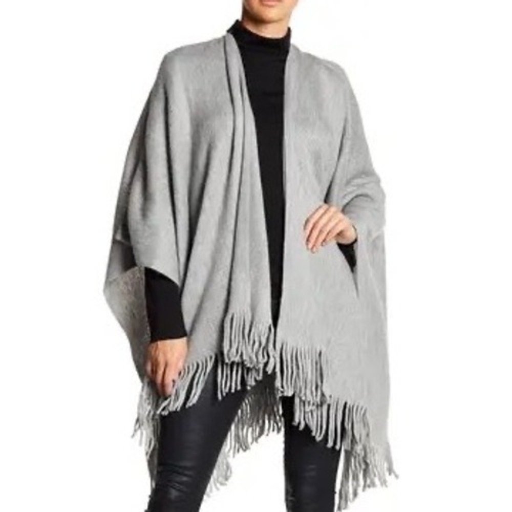Vince Camuto Feels Like Home Ruana Poncho Women's One Size Gray Boho Western
